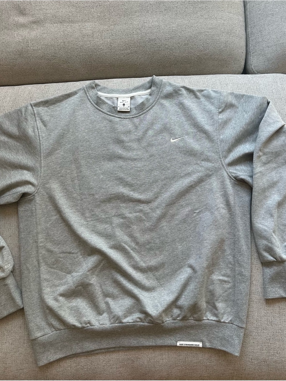 Nike Standard Issue Dri-FIT Crewneck Sweatshirt Men’s M